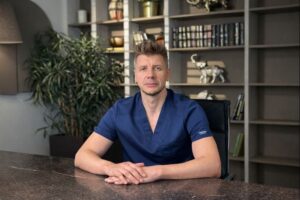 Гапонов-Майер Михаил Евгеньевич: липосакция шеи и подбородка — как вернуть молодость лица